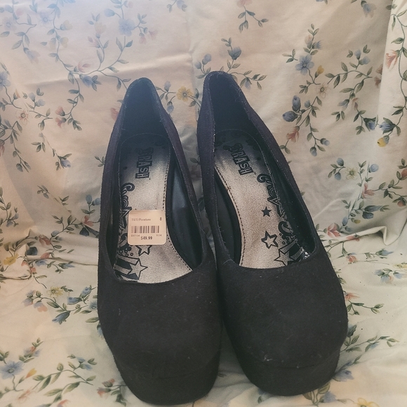 Used-2/$20- black platforms size 8 - Picture 2 of 4